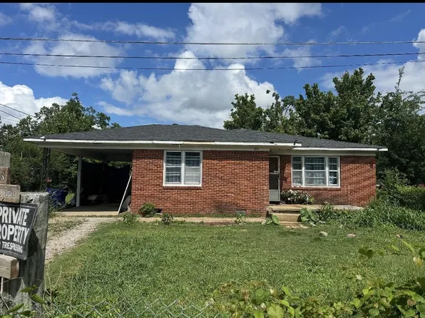 296 J W Davis Dr, Savannah, TN 38372