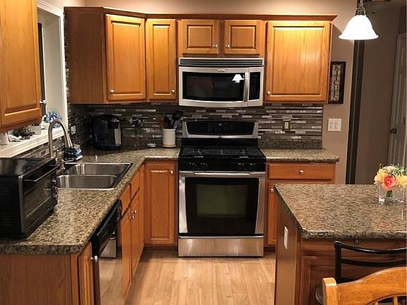 4th image of 46 Parnell Dr