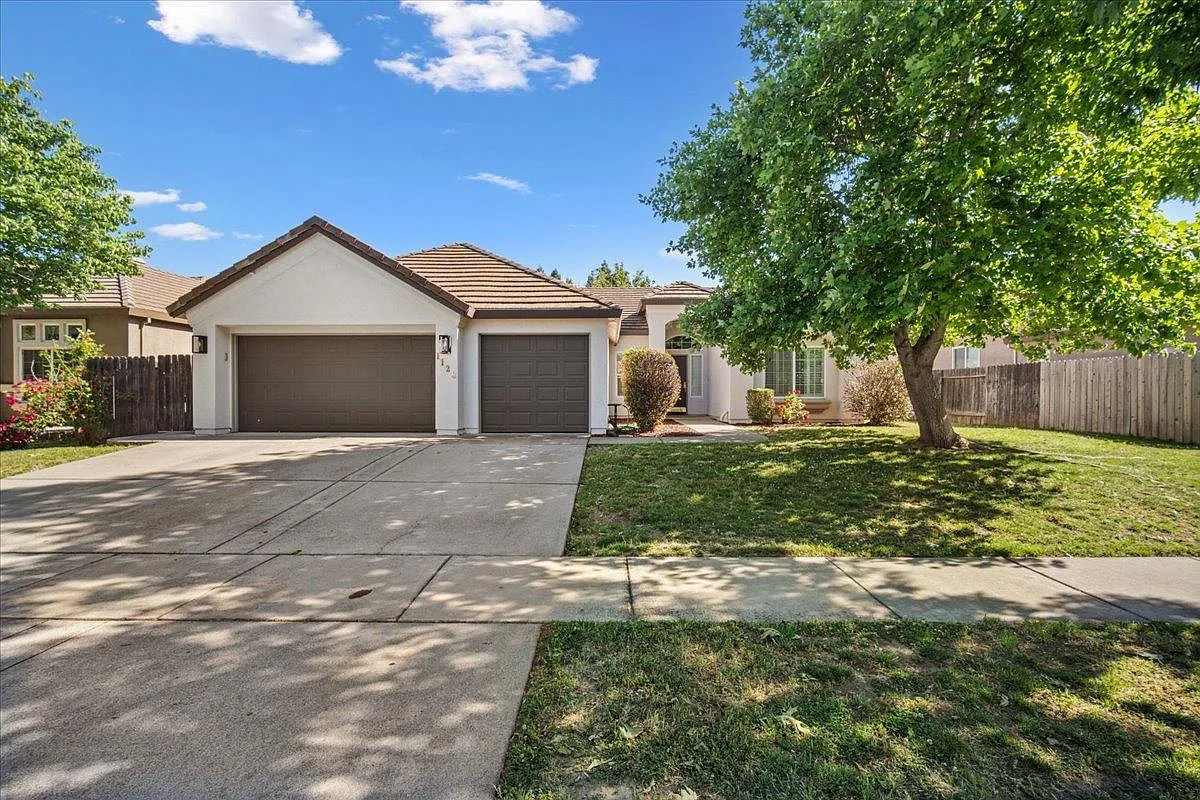 1128 Skyline Dr photo 1