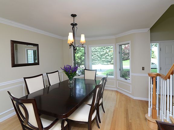 4th image of 1 Stephen Ln