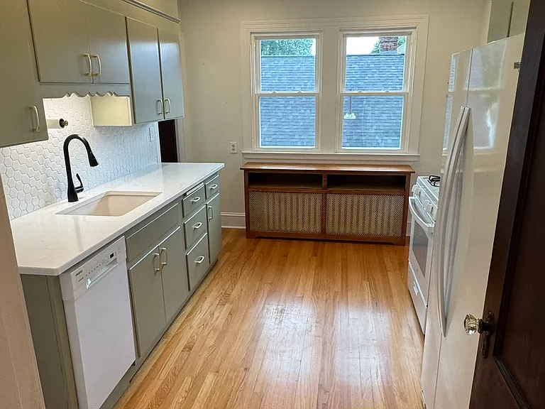 36 Somerset St #36 — Photo 8