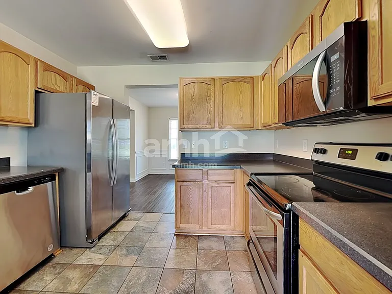 121 Mockernut Dr — Photo 3
