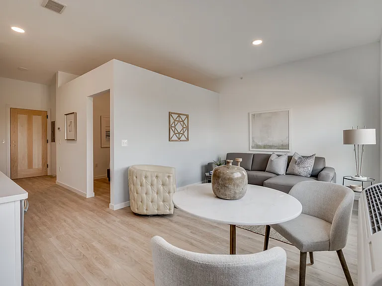 Linden Flats — Photo 13