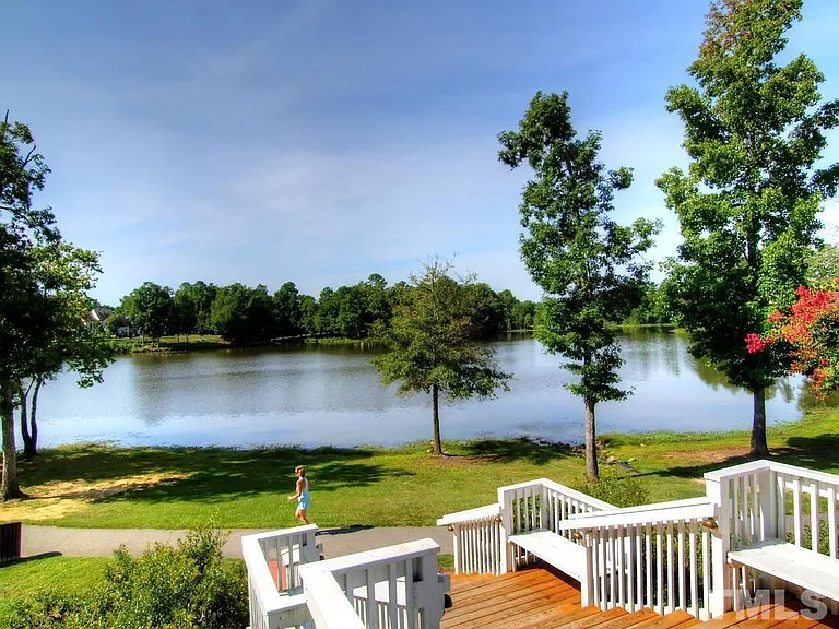 237 Linden Park Ln — Photo 11