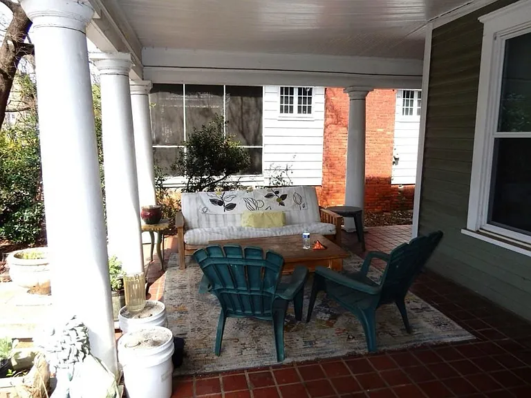 604 Boulevard SE #B — Photo 2