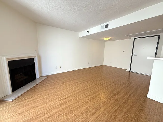 Midvale Towers — Photo 19