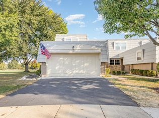 648 Dauphine Ct UNIT F, Elk Grove Village, IL