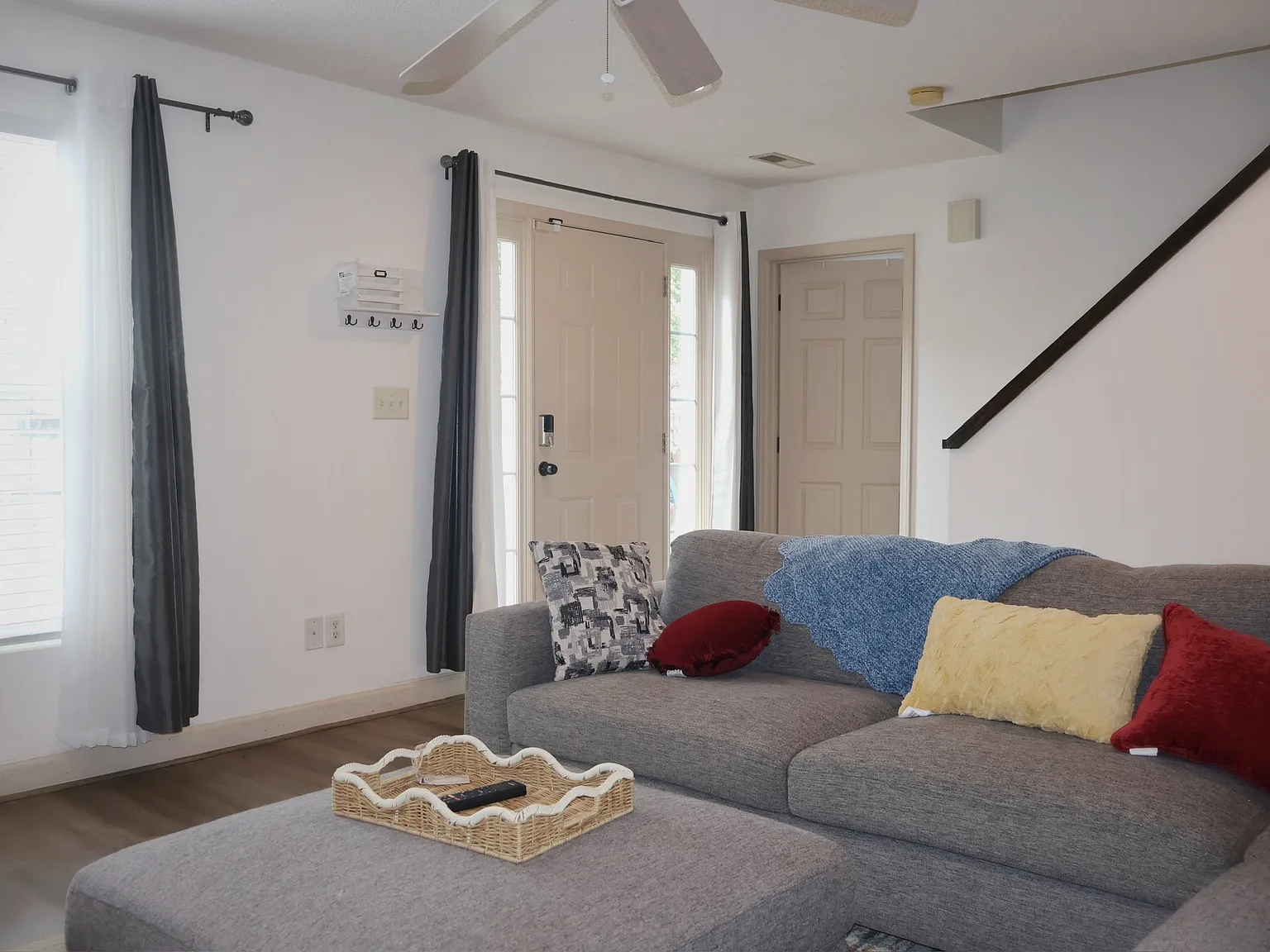 3 bed, 1385 sqft, $3,500 — Photo 4