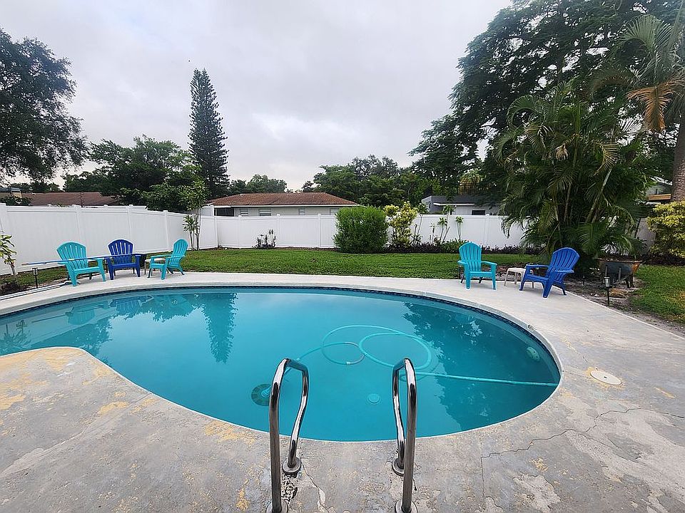 2nd image of 1231 Doris Dr