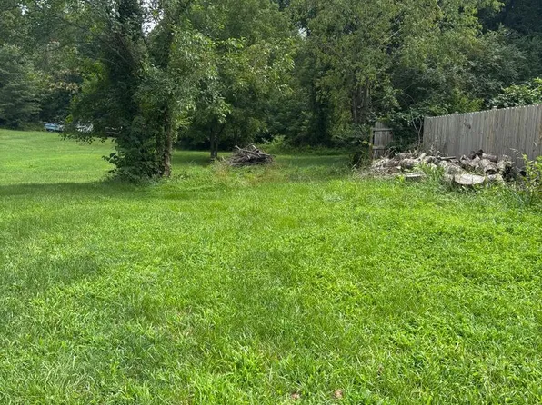 406 Truslow Rd, Fredericksburg, VA 22405