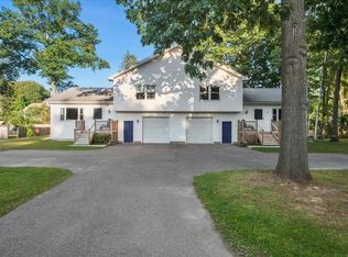 290-292 Marble Island Rd, Colchester, VT 05446