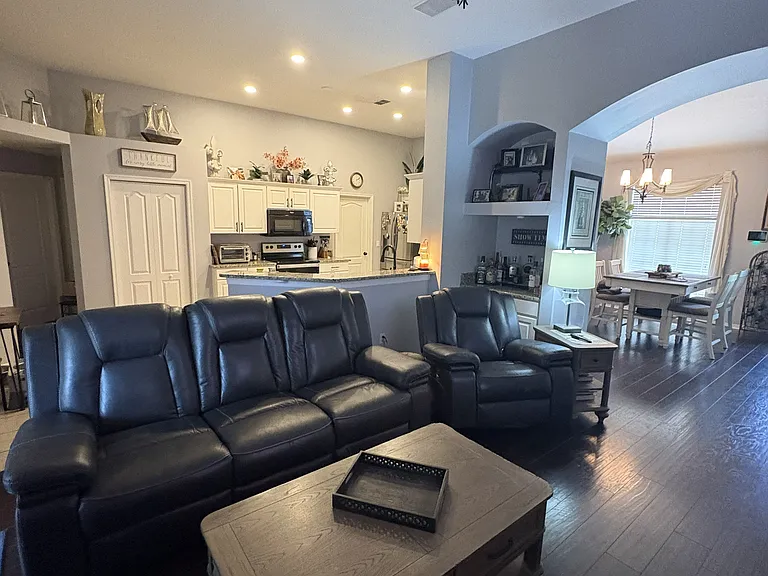 3065 E Floral Way — Photo 6