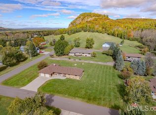 1002 E Gold St, Bessemer, MI 49911