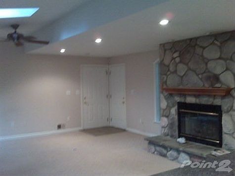 4th image of 28178 Fairfax St
