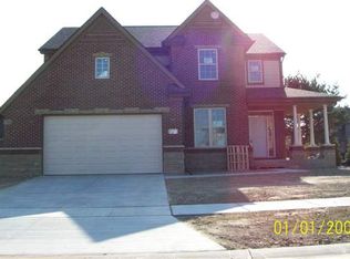 49886 Becher Dr, Macomb, MI 48044
