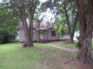 904 Poplar Dr, Laurel, MS 39440