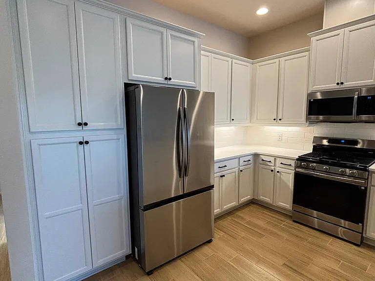 3040 Avalonia Dr — Photo 8