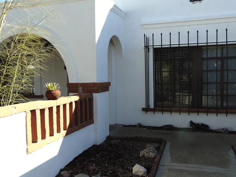 445 S Paseo Sarta #B — Photo 2