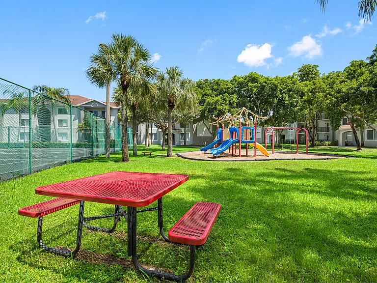 Tamarac FL apartments For Rent | Coral Vista Luxury Apartments | Apartments near Coral Springs