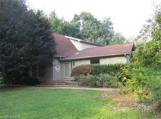 16755 Munn Rd, Chagrin Falls, OH 44023