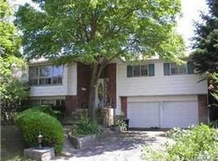 2470 Harbor Ln, Bellmore, NY 11710