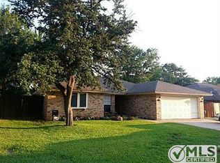 906 Johnsbury Ln, Mansfield, TX 76063