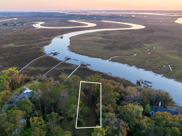 376 Major Wright Rd, Saint Simons Island, GA 31522