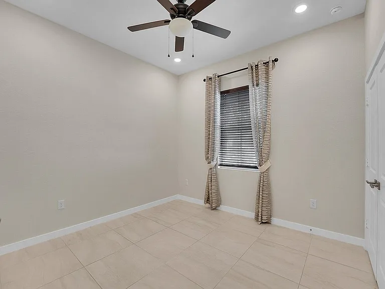 19515 Weathervane Way — Photo 5