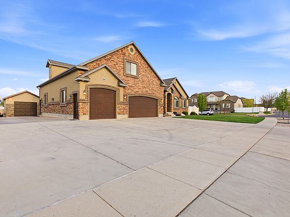 4th image of 8561 S Canmore Dr