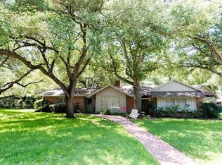 2007 Grace St, Taylor, TX 76574