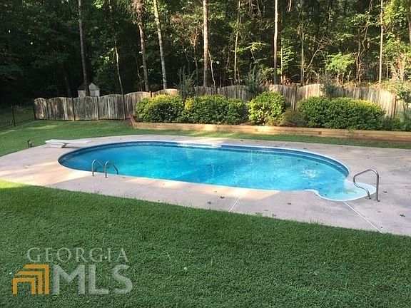 4th image of 130 Hillside Dr