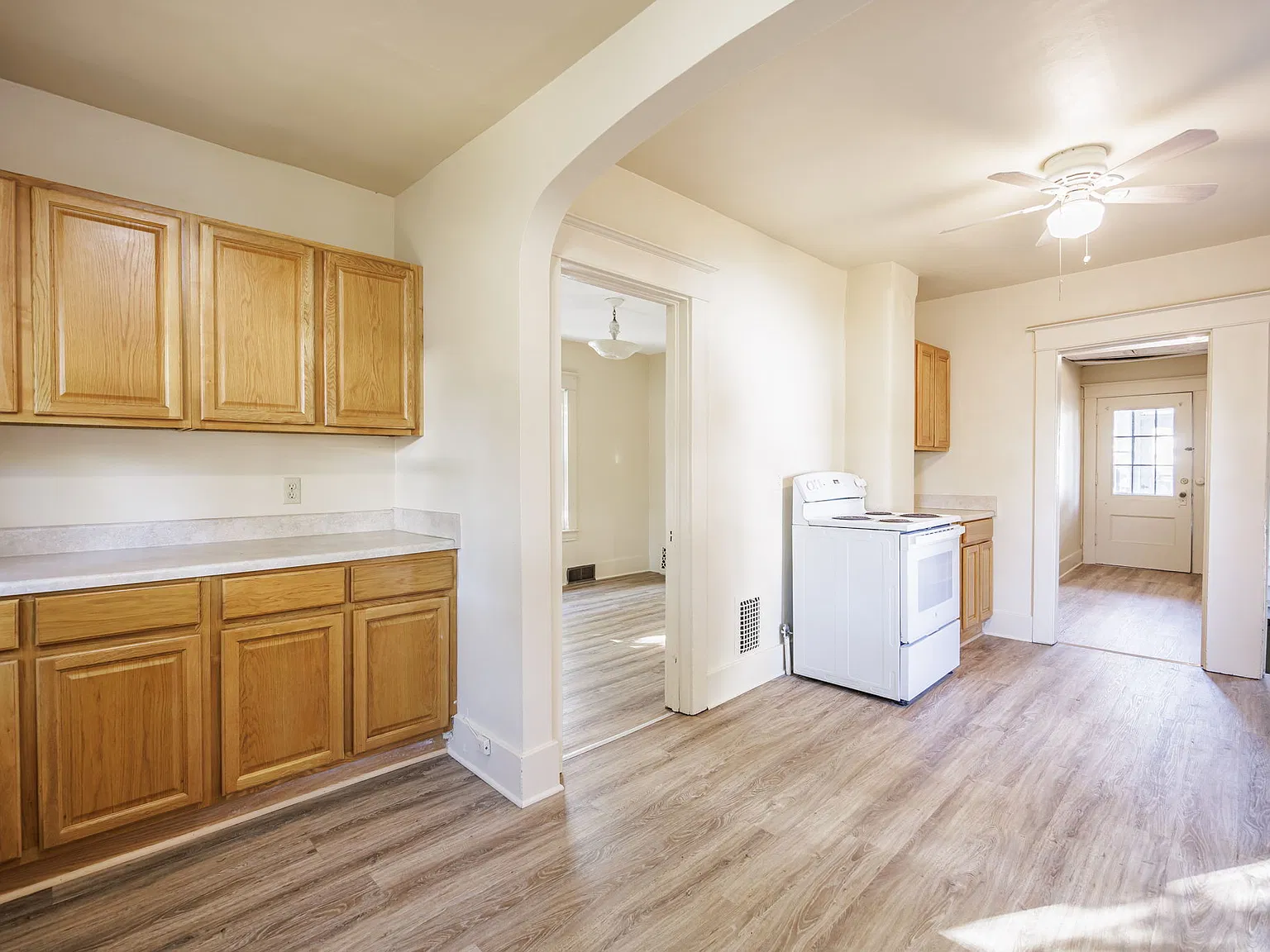 3 bed, 1112 sqft, $1,850 — Photo 3