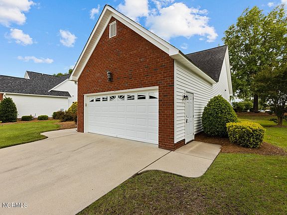 4th image of 1525 Thayer Drive