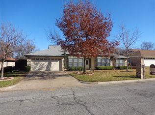 7612 Perkins Dr, North Richland Hills, TX 76182