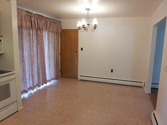 5th image of 302 N Henry St
