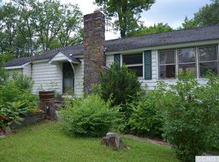 36 Hawley Rd, Niverville, NY 12130