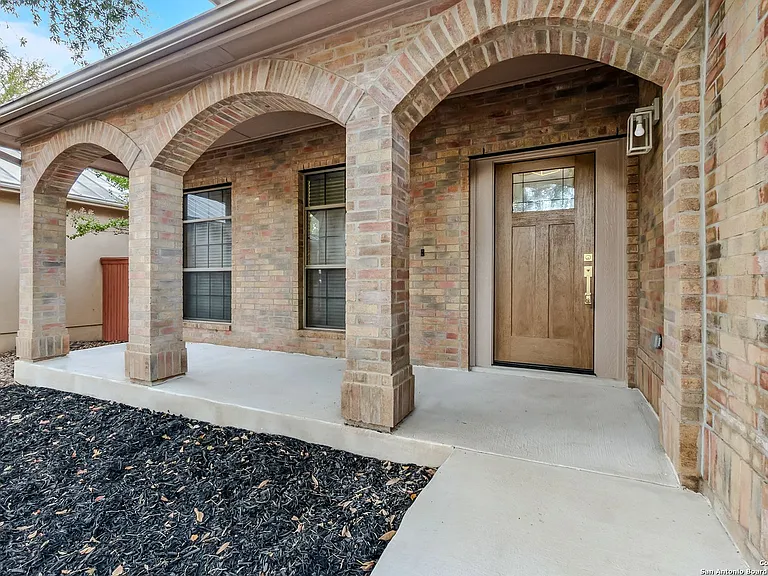 111 Westwood Way — Photo 2