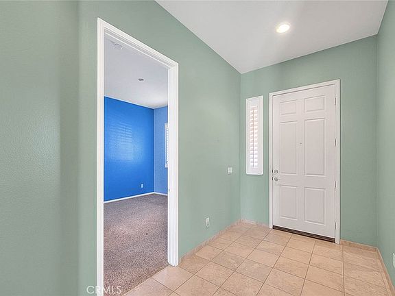 5th image of 883 Eastlake Rd