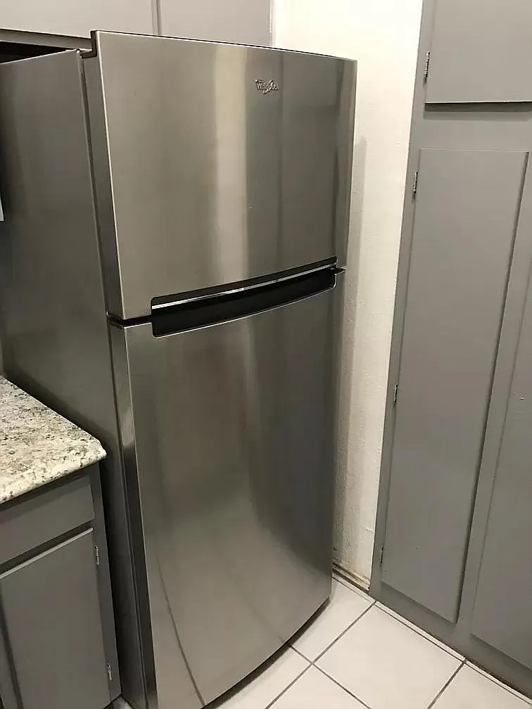 2 bed, 1200 sqft, $1,350 — Photo 3