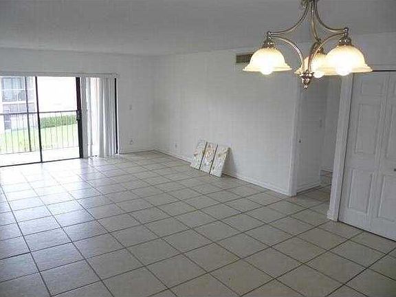 2nd image of 231 Lakeview Dr APT 203