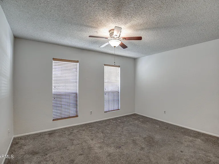 815 E Calle Del Norte — Photo 24
