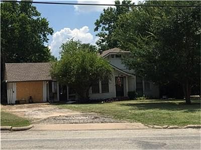 2nd image of 711 E Main St