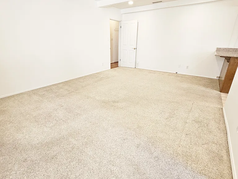 6341 Sultana Ave — Photo 11