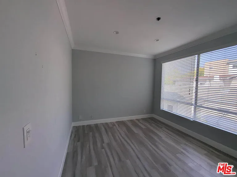 1844 Thayer Ave #102 — Photo 19