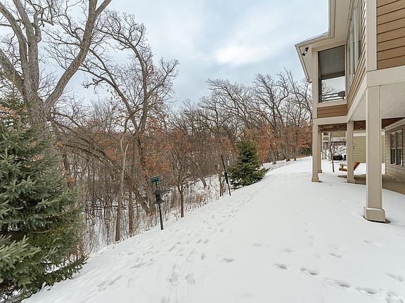 3rd image of 848 Fox Valley Pl SW