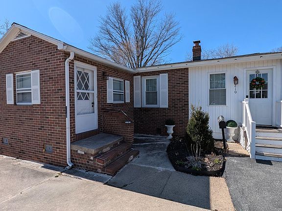 4th image of 210 W Forestview Ave