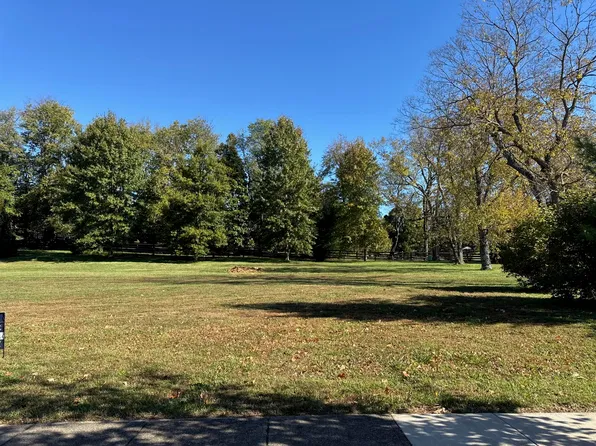 2953 Bobwhite Trl, Lexington, KY 40509