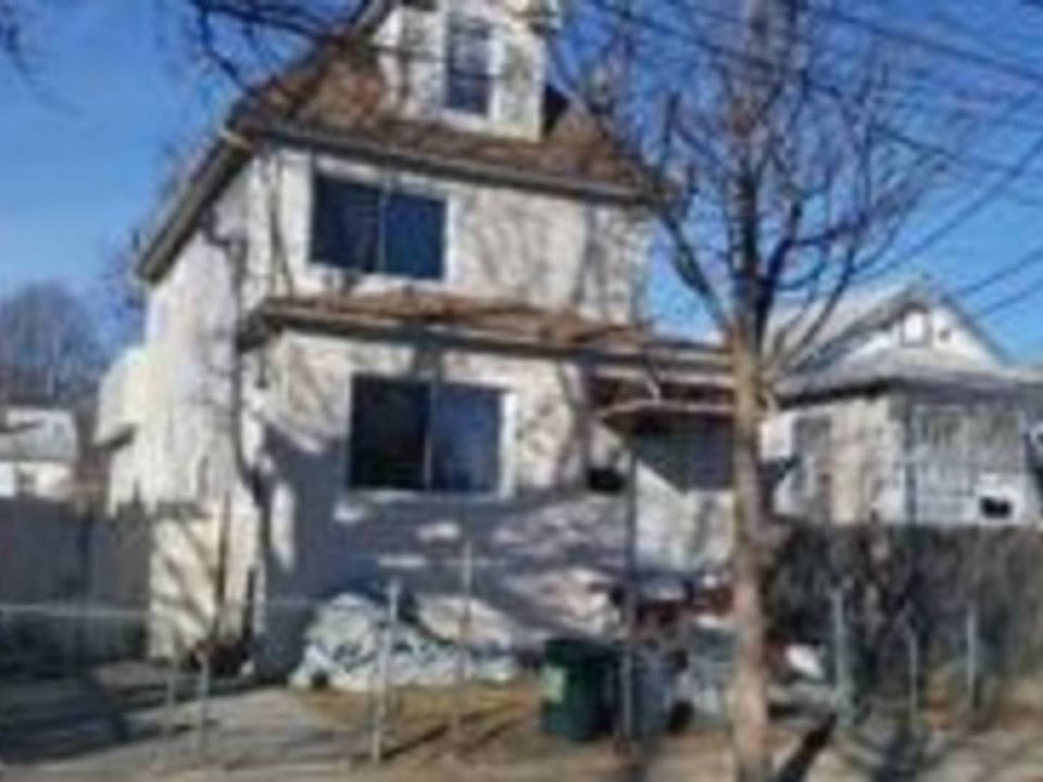 1st image of 15039 122nd Ave