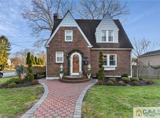 215 Green St, Woodbridge, NJ 07095