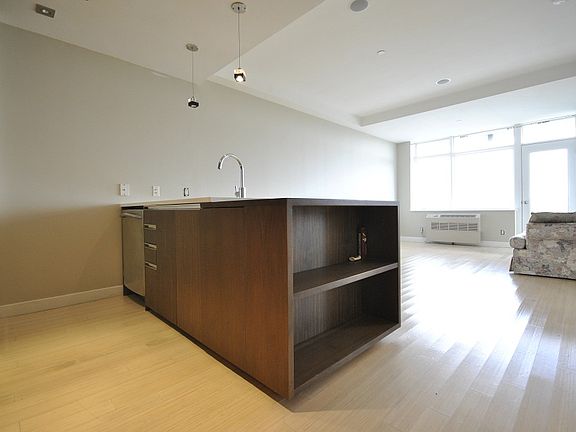 3rd image of 601 Ocean Pkwy APT 5F